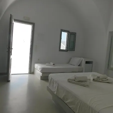 Fira East Apartment